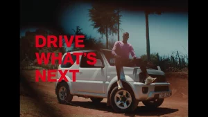 Werbemotiv „Drive What's Next“ mit einem Fahrzeug